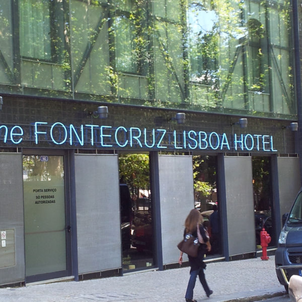 Néons Neolux - Fonte Cruz Lisboa Hotel
